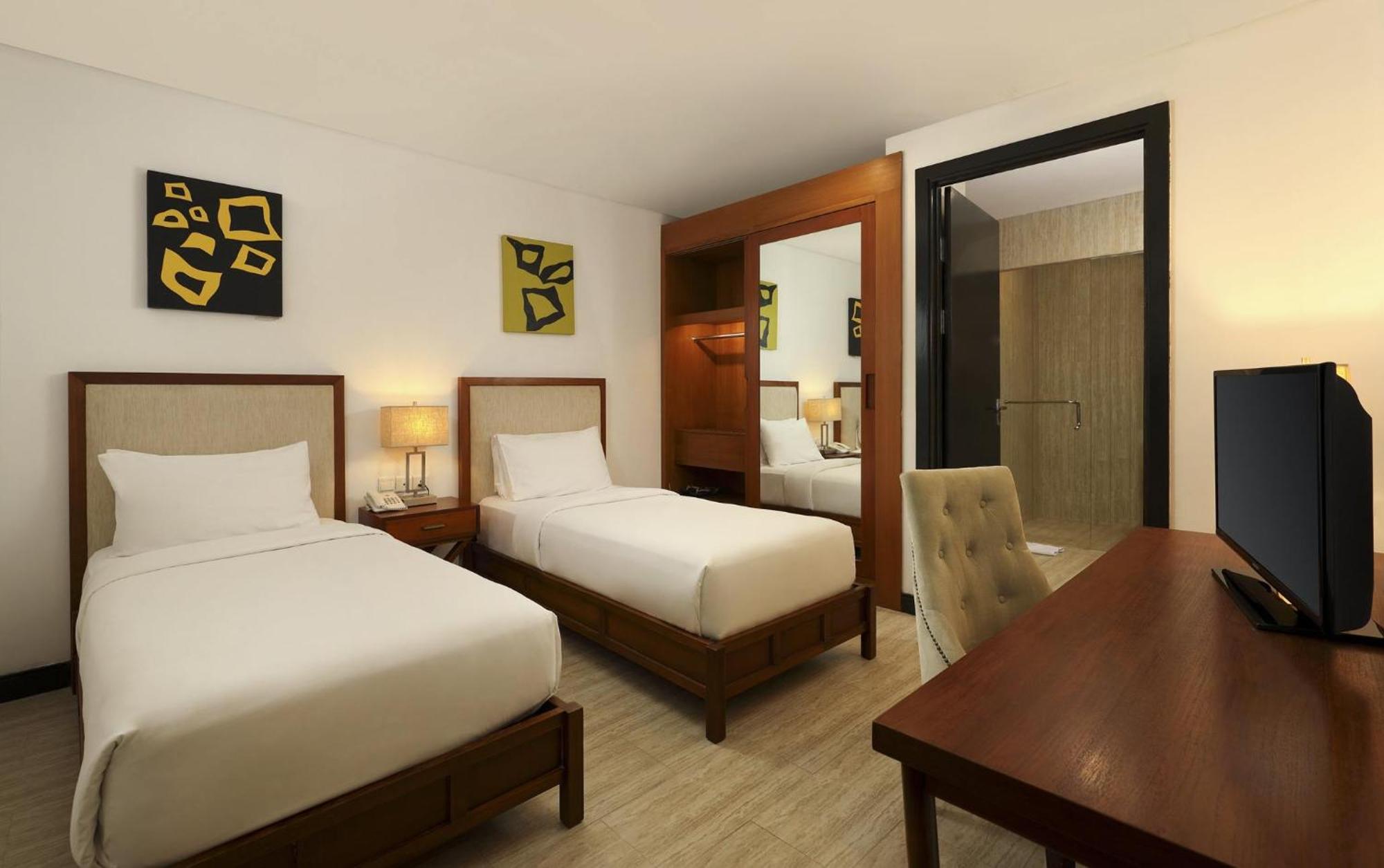 Lv8 Resort Hotel Canggu  Exterior photo